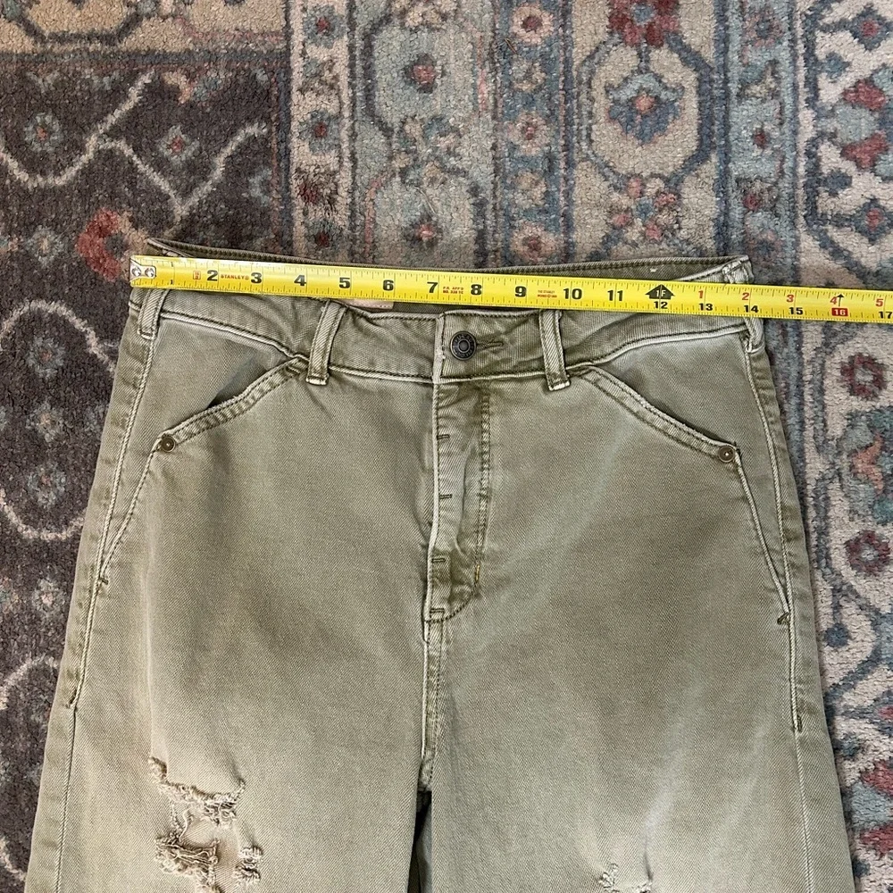 Pilcro Anthropologie The Bow Green Boyfriend Curved Jeans